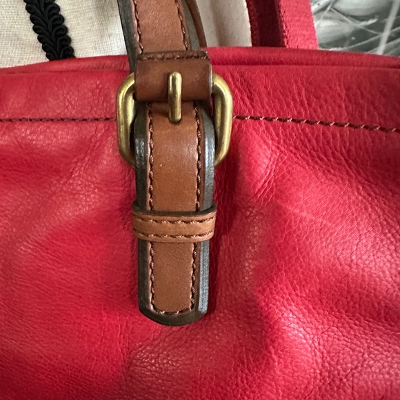 Women's Fossil Explorer Messenger Bag Fold Over Tote Crossbody RED Large - Picture 3 of 10